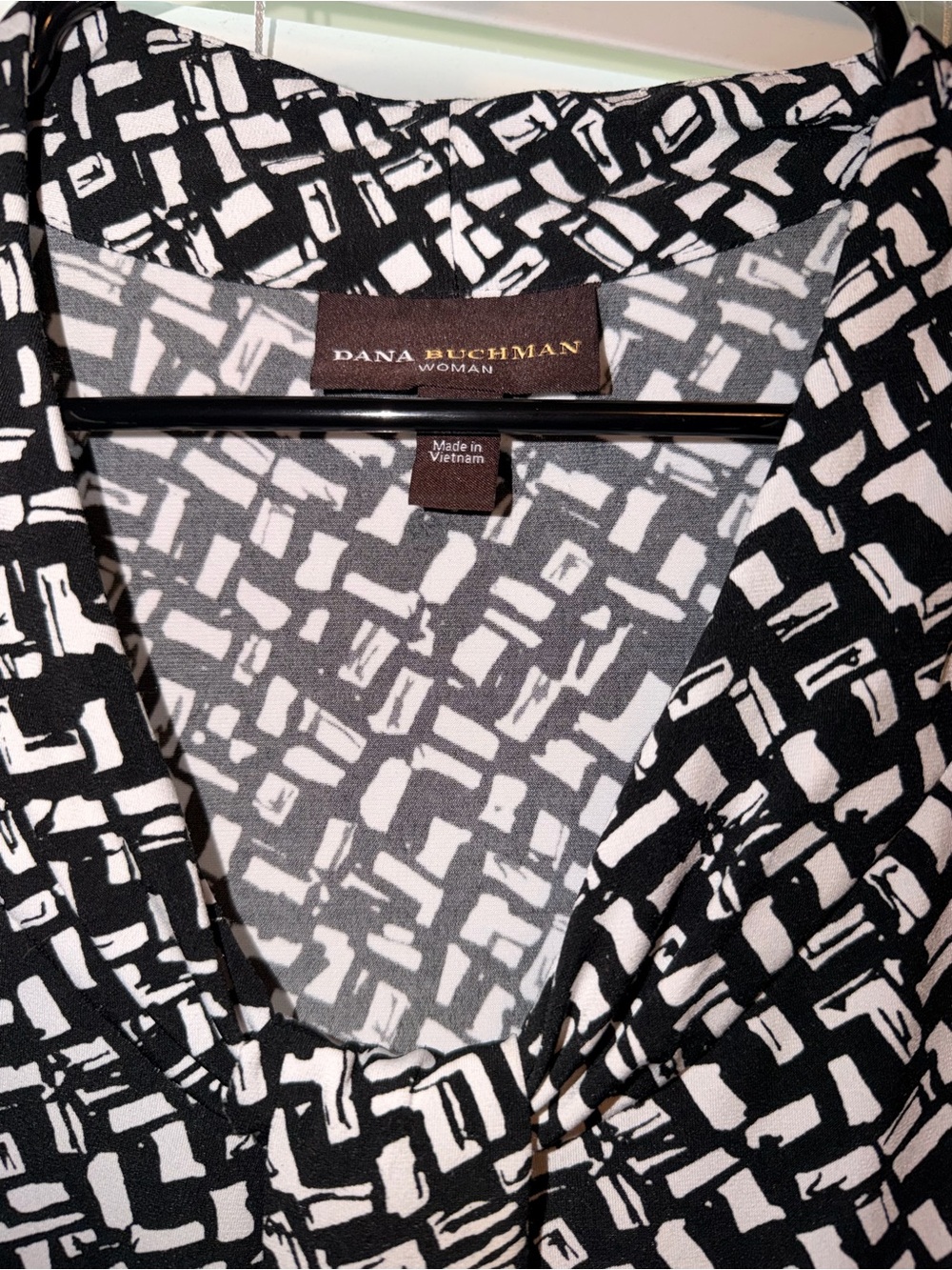 Dana Buchman Black & White Geometric Print Button-Down Shirt